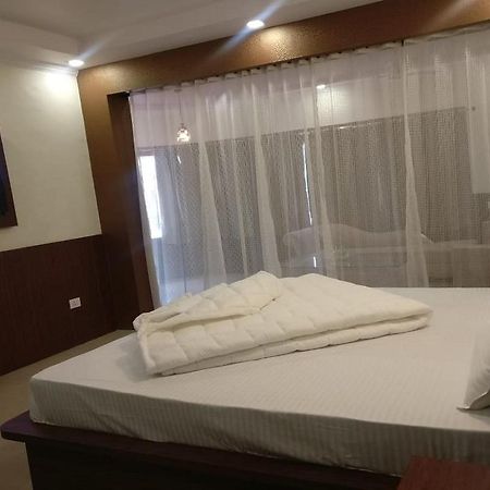 Hotel Utsav Дехрадун Экстерьер фото