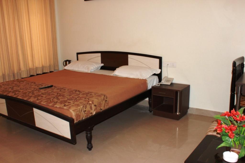 Hotel Utsav Дехрадун Экстерьер фото