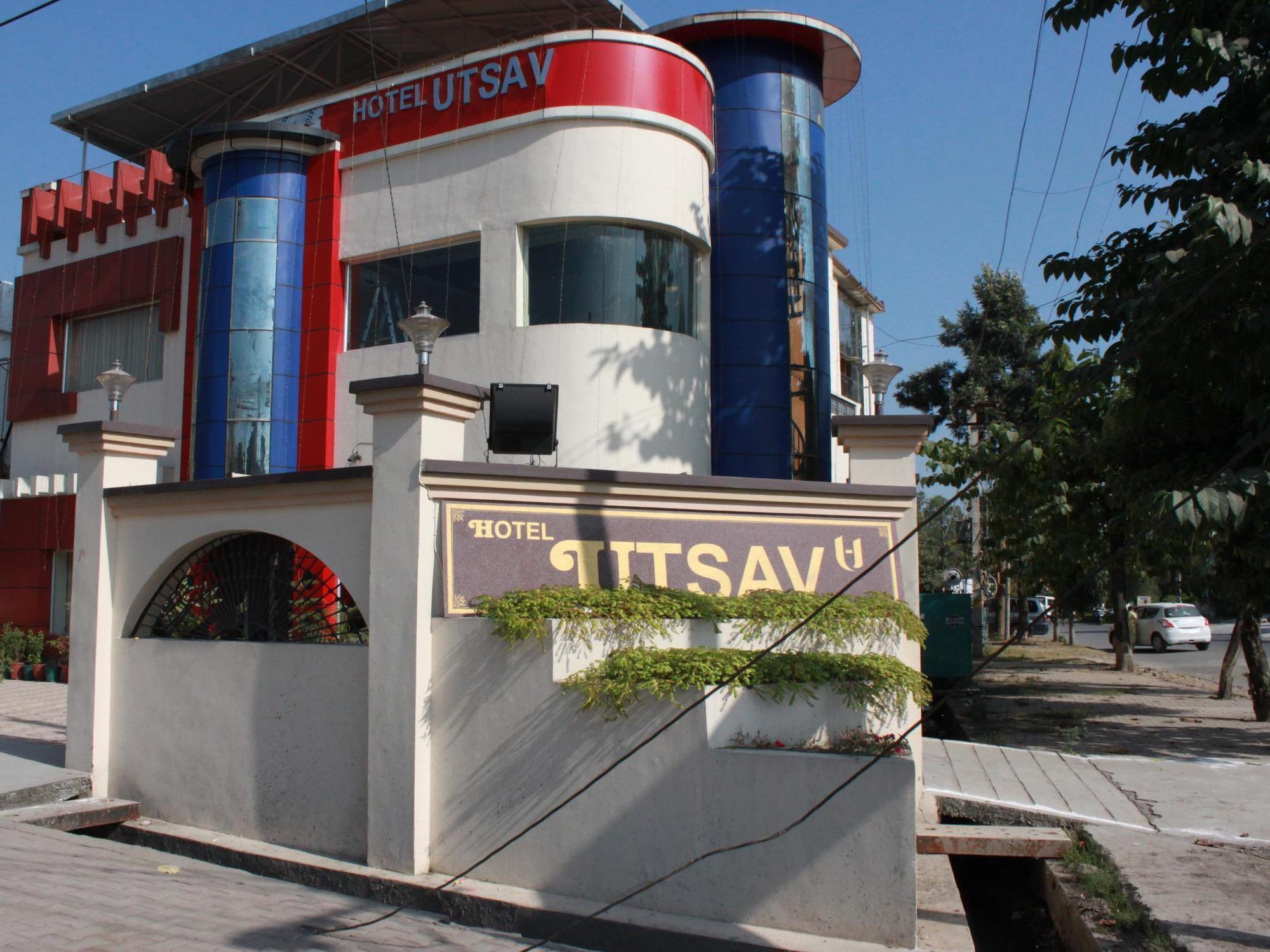 Hotel Utsav Дехрадун Экстерьер фото