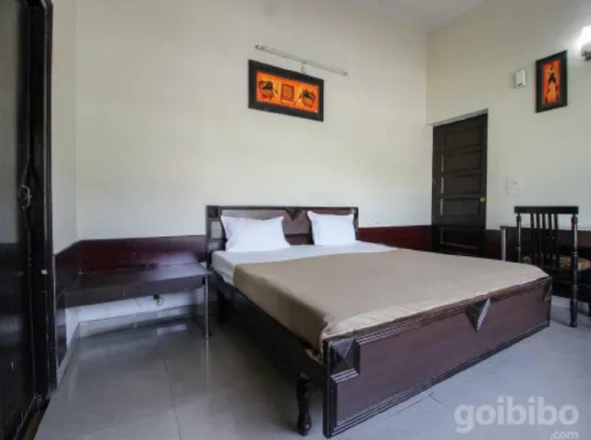Hotel Utsav Дехрадун Экстерьер фото