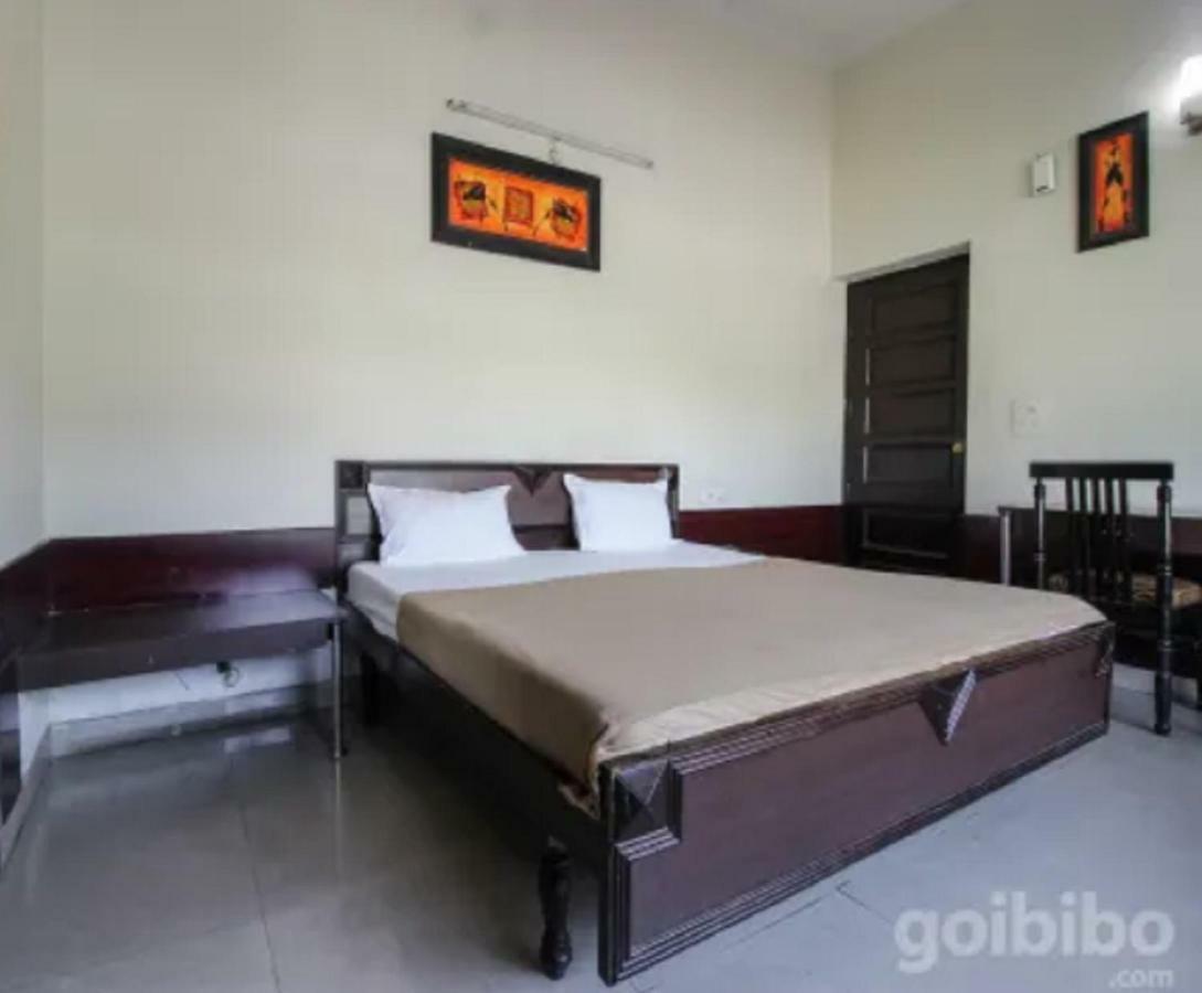 Hotel Utsav Дехрадун Экстерьер фото