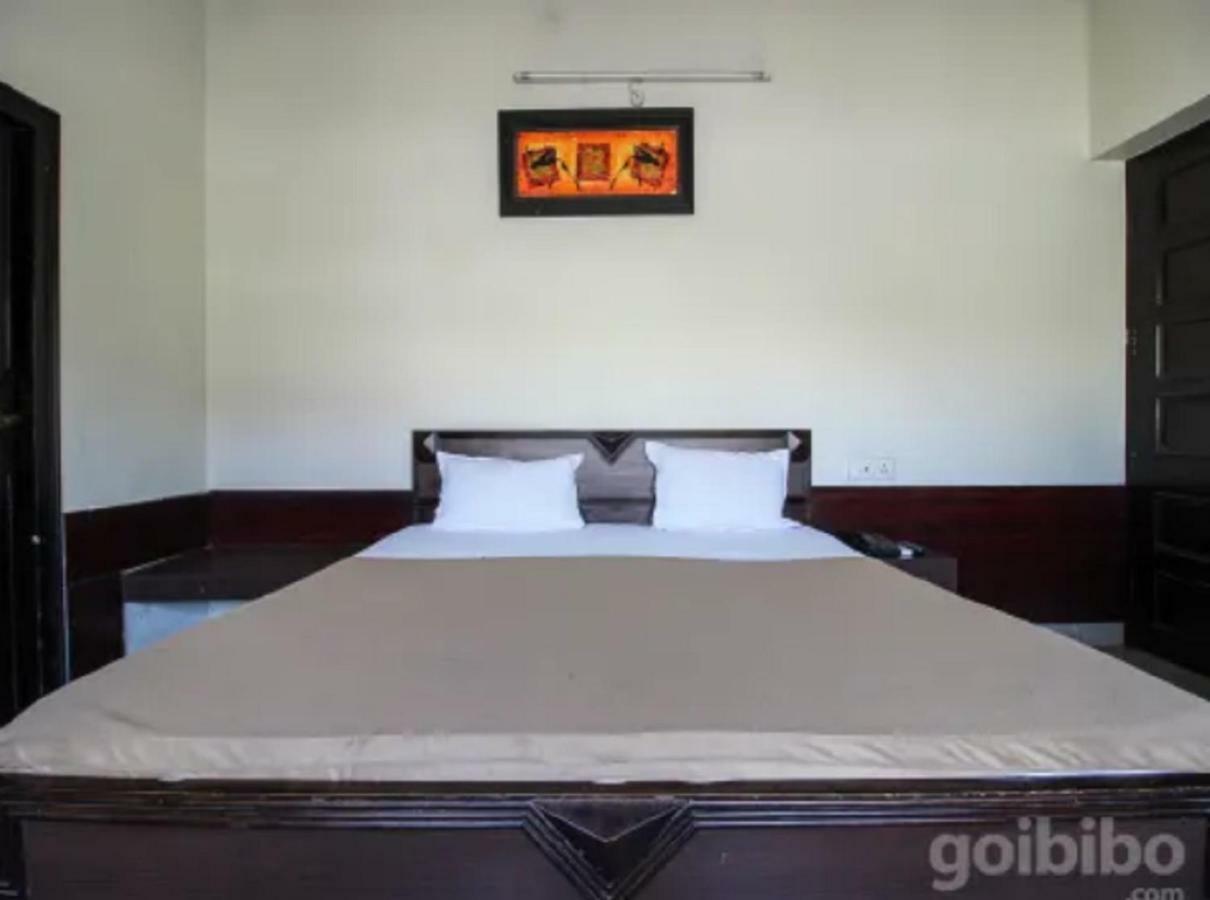 Hotel Utsav Дехрадун Экстерьер фото