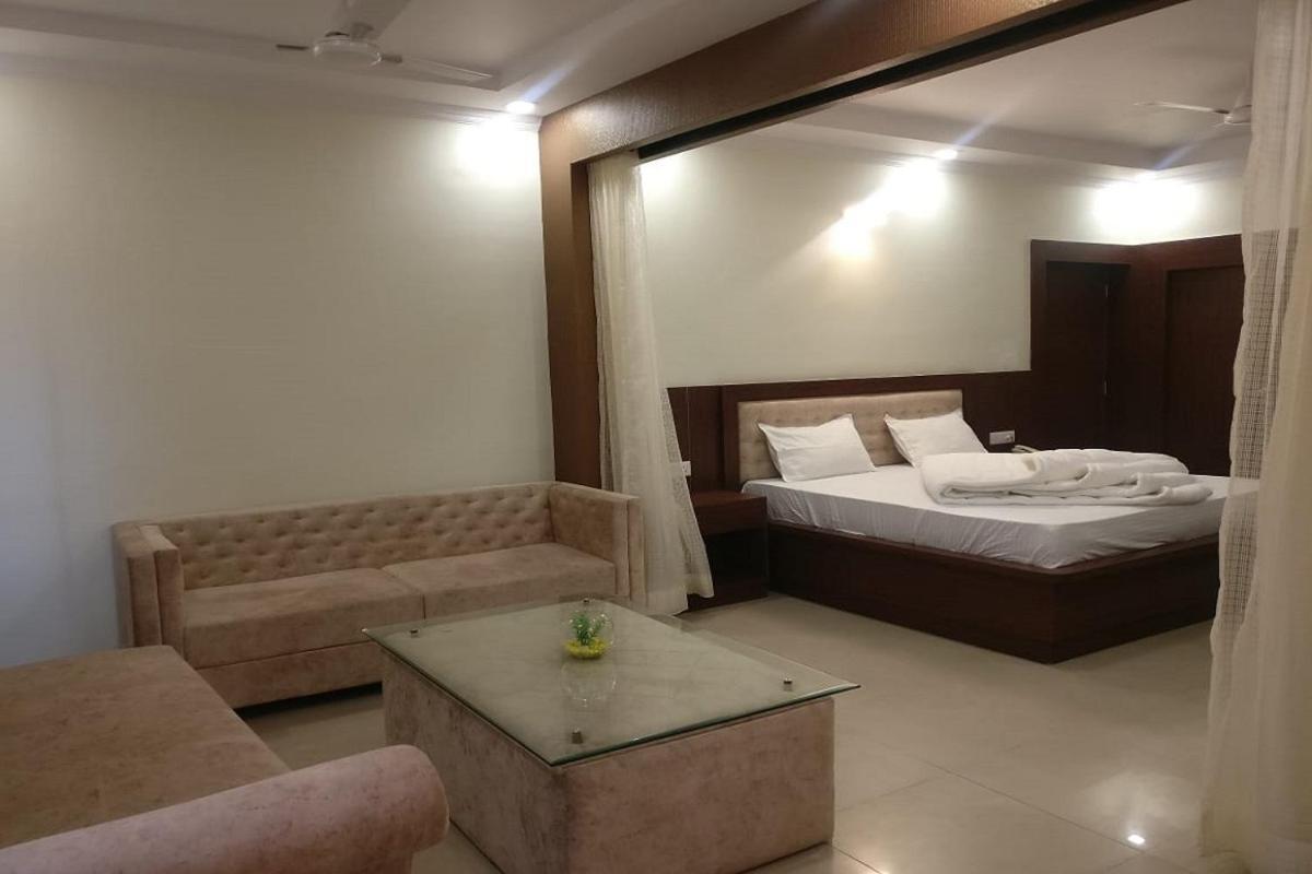 Hotel Utsav Дехрадун Экстерьер фото